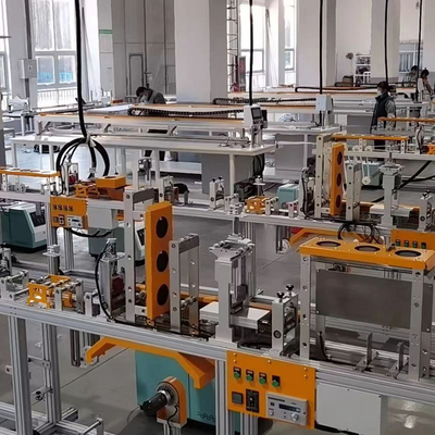 Machine de fabrication de stores de nid d'abeille hautement personnalisable et évolutif pour les applications CNC