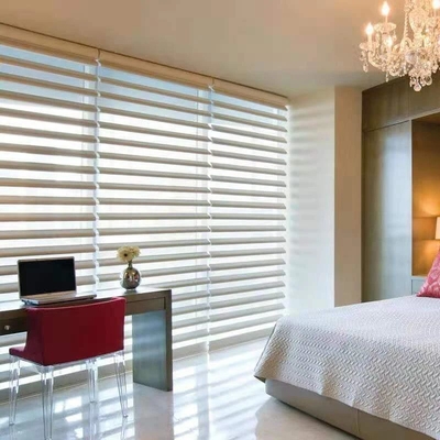Des stores électriques à moteur Shangrila Smart avec personnalisation et structure horizontale