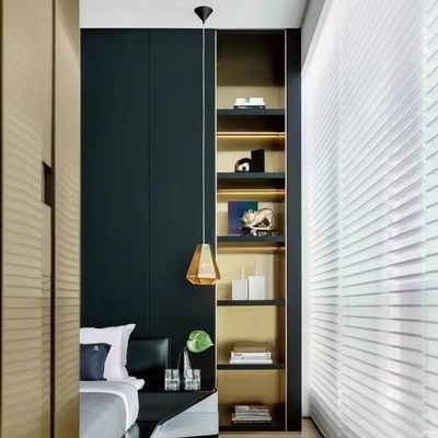 Des stores électriques à moteur Shangrila Smart avec personnalisation et structure horizontale