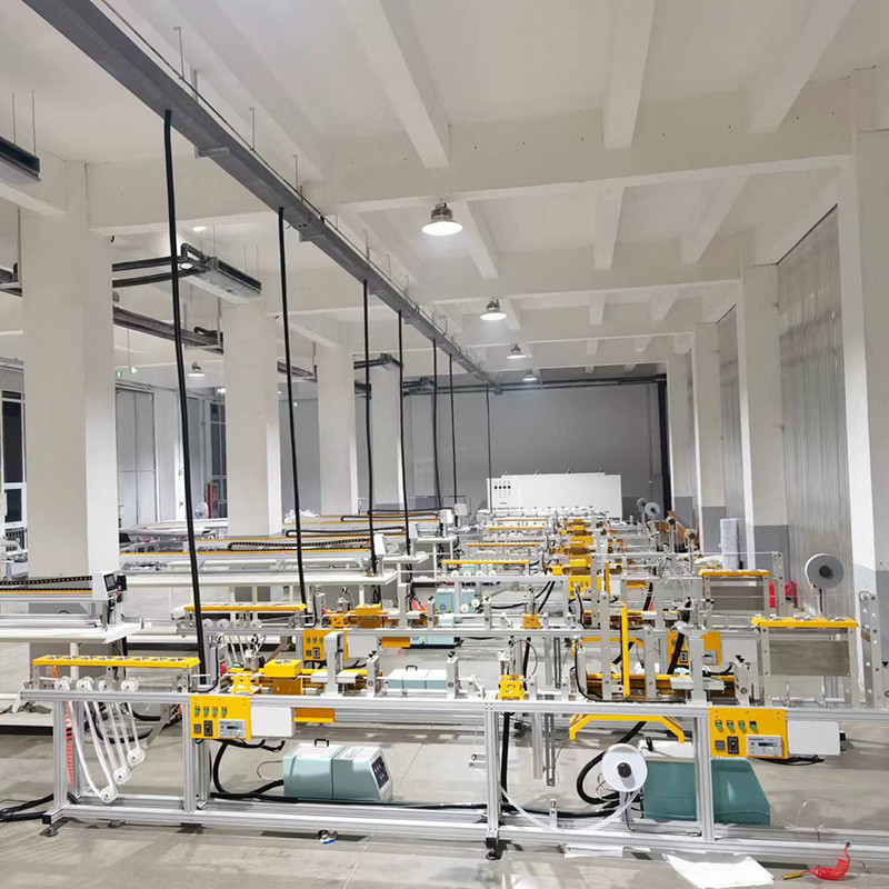 Machine de fabrication semi-automatique et CNC de stores à nid d'abeille pour une production abordable