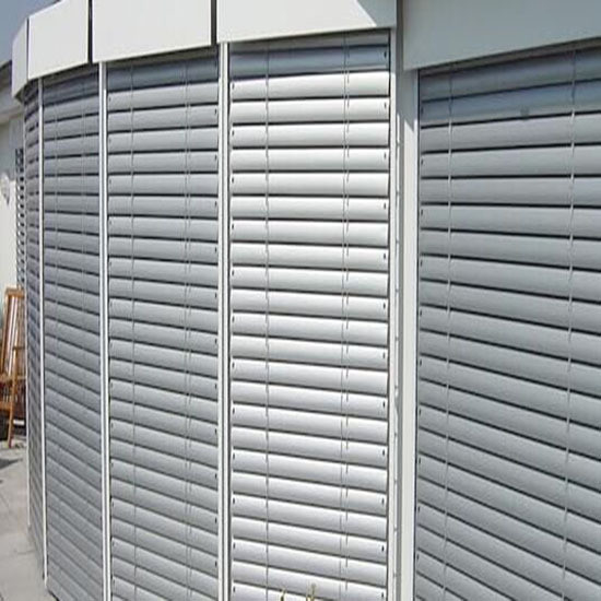 Manuel type ouvert sophistiqué personnalisation bobines d'aluminium stores pour un look raffiné